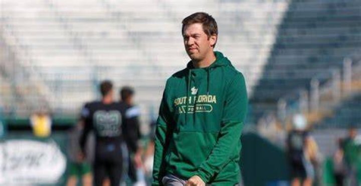 Who is Charlie Weis Jr’s wife Jennifer?