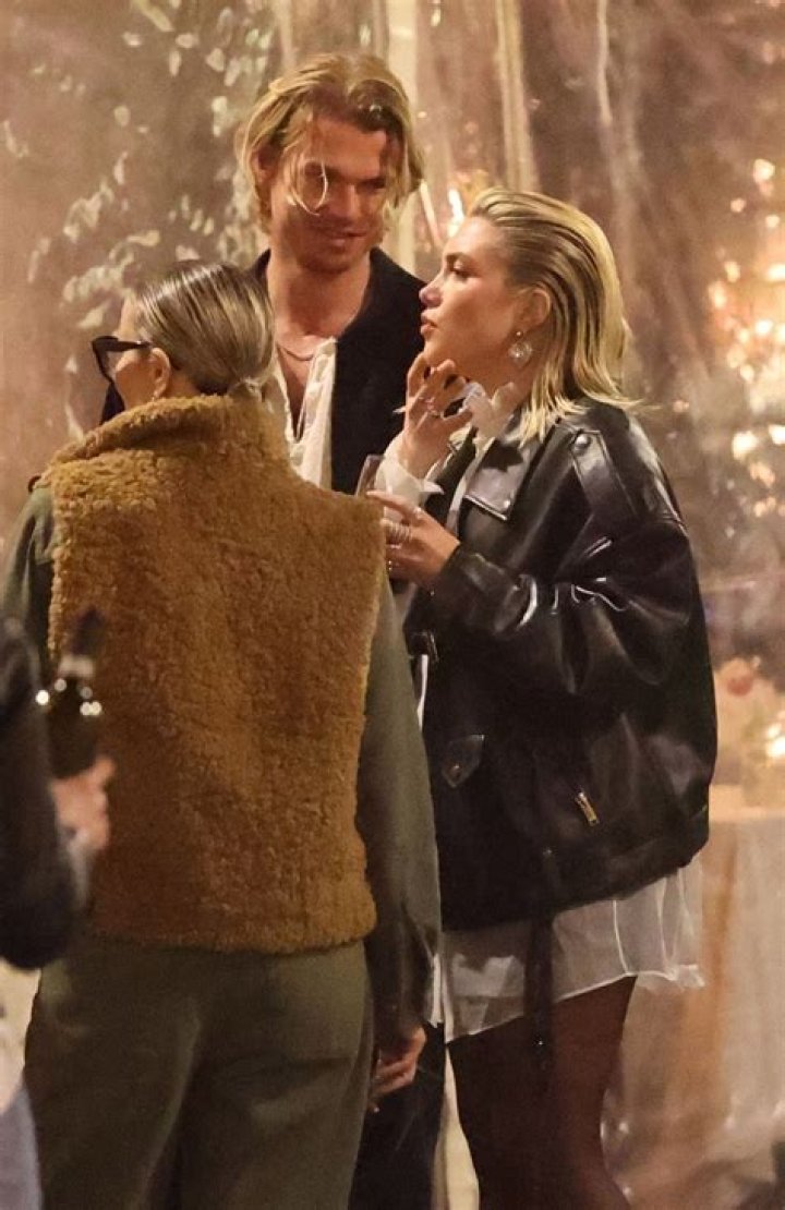 Who is Florence Pugh boyfriend Zach Braff? Bio, age, birthday, career, parents, Instagram, net worth