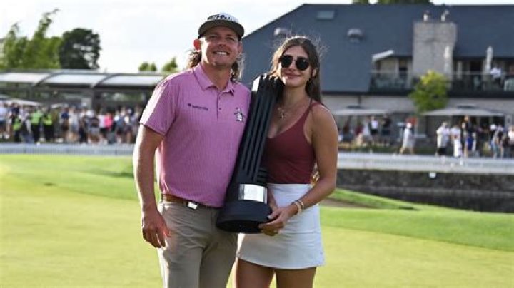 Who is golfer Roberto Díaz wife Eugenia Díaz?