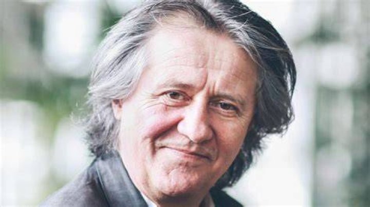 Who Is Joanna Lumley Husband Stephen Barlow? Stephen Barlow First Wife, Net Worth, Wiki, Age
