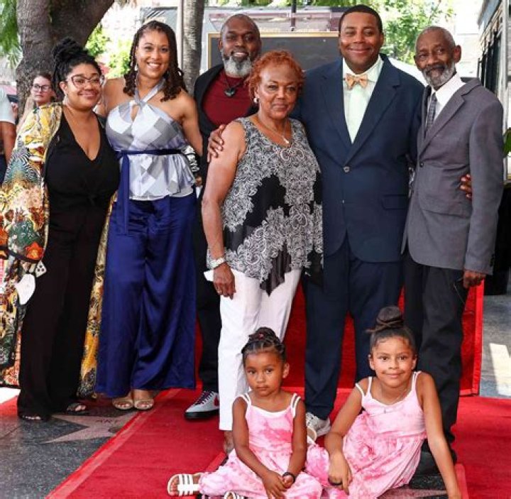 Who is Kenan Thompson mother? Age, family, net worth