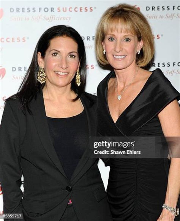 Who is Lance Armstrong’s mother Linda Armstrong Kelly?