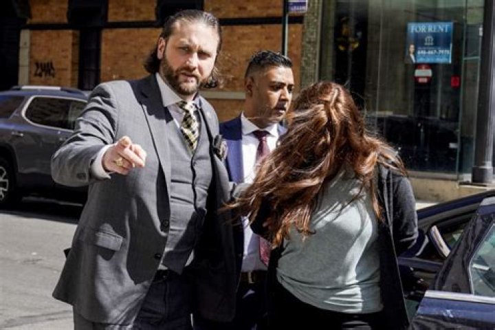 Who is Lauren Pazienza, NYC lady who attacked Barbara Maier Gustern? Age, family, charges
