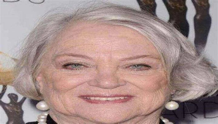 Who is Louise Fletcher? Age, Net-Worth, Children, Husband