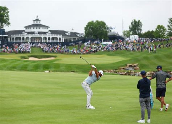Who is the highest paid caddie on the PGA Tour? Meet Jimmy Johnson, who earns $502,851