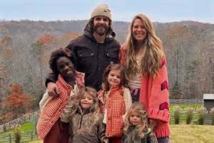 Who Is Thomas Rhett’s Mother Paige Braswell? Everything You Need To Know