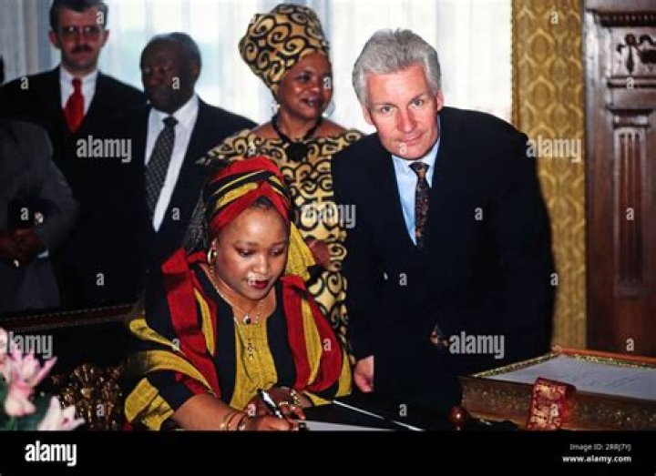 Who is Zindziswa Mandela’s son Zondwa Mandela?