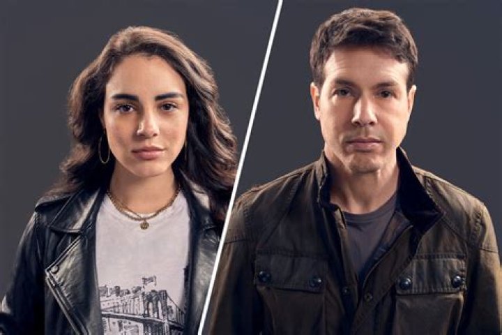Who Lily Santiago? Age, Biography, played EVE HARRIS in La Brea ?