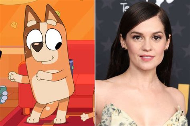 Who voices Leela’s mom?