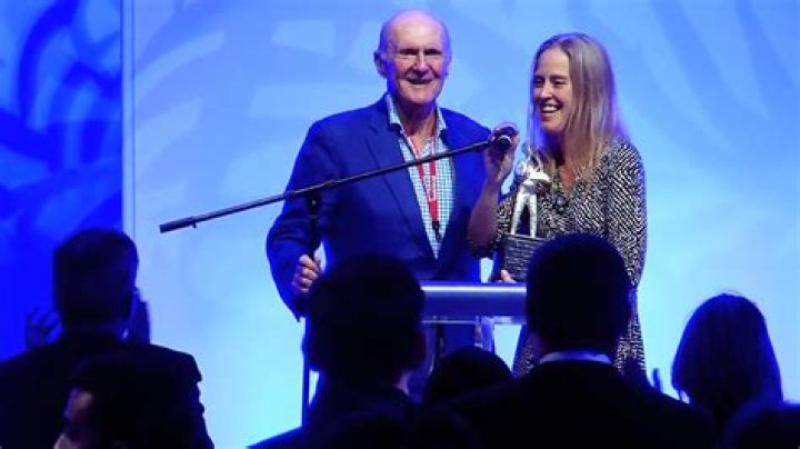 Who was Julian Robertson wife Josephine Tucker Robertson?