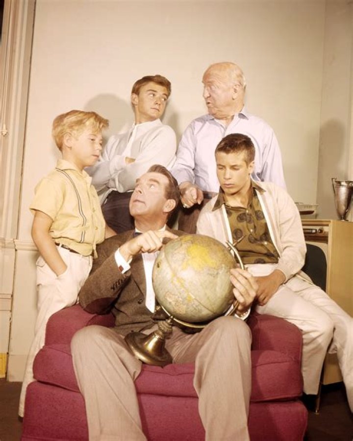 Why did Tim Considine leave My Three Sons? Who played the oldest son on My Three Sons?