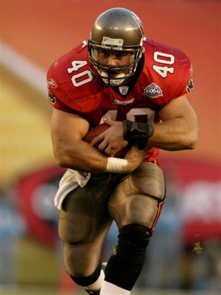 Why is Mike Alstott not in the Hall of Fame?