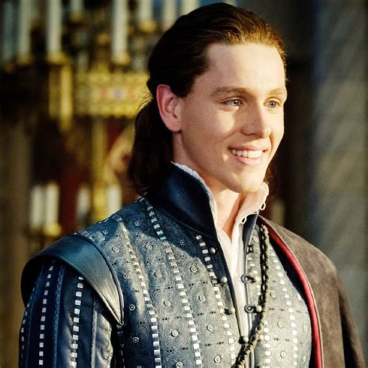 Why was Brenton Thwaites not in Maleficent 2? – Celebrity