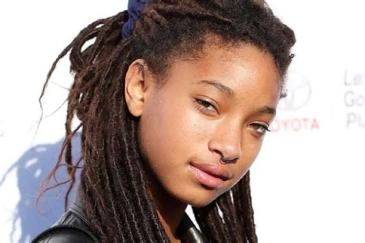 Willow Smith Admits She Struggled To Accept Her ‘Kinky’ Hair Growing Up During Discussion About Colorism