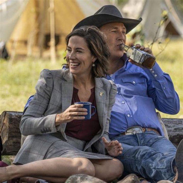 Yellowstone's Wendy Moniz Shares Swimsuit Photo in "Sunlight"