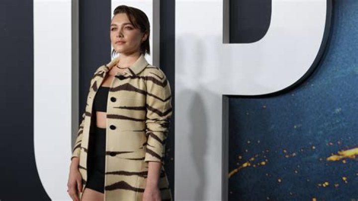 Yes, Florence Pugh can serve Baby Spice chic even from a bathroom