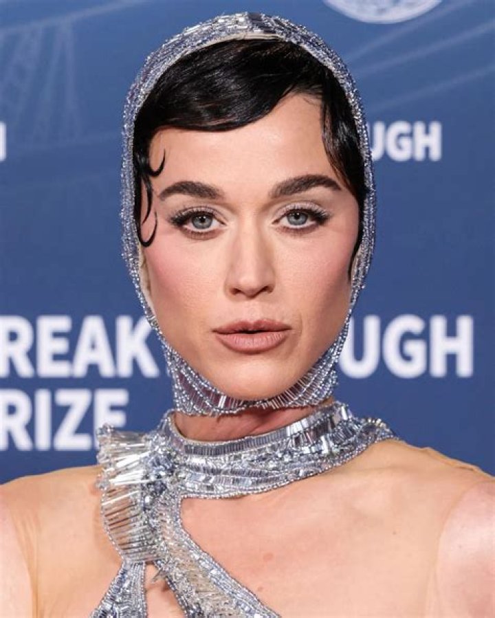 Yes, Katy Perry fans are actually entertaining the idea she’s a robot after eye malfunction